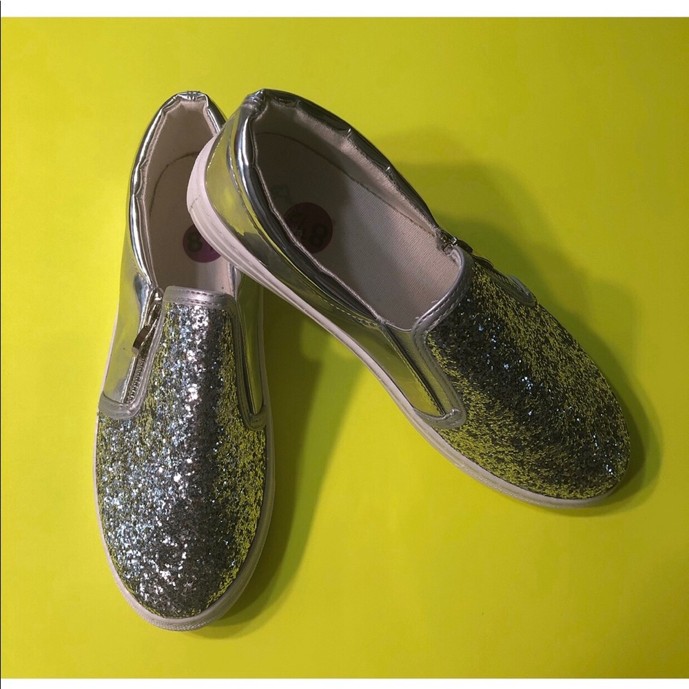 Qupid Women’s Metallic Silver Size 8.5 (P-06.03)